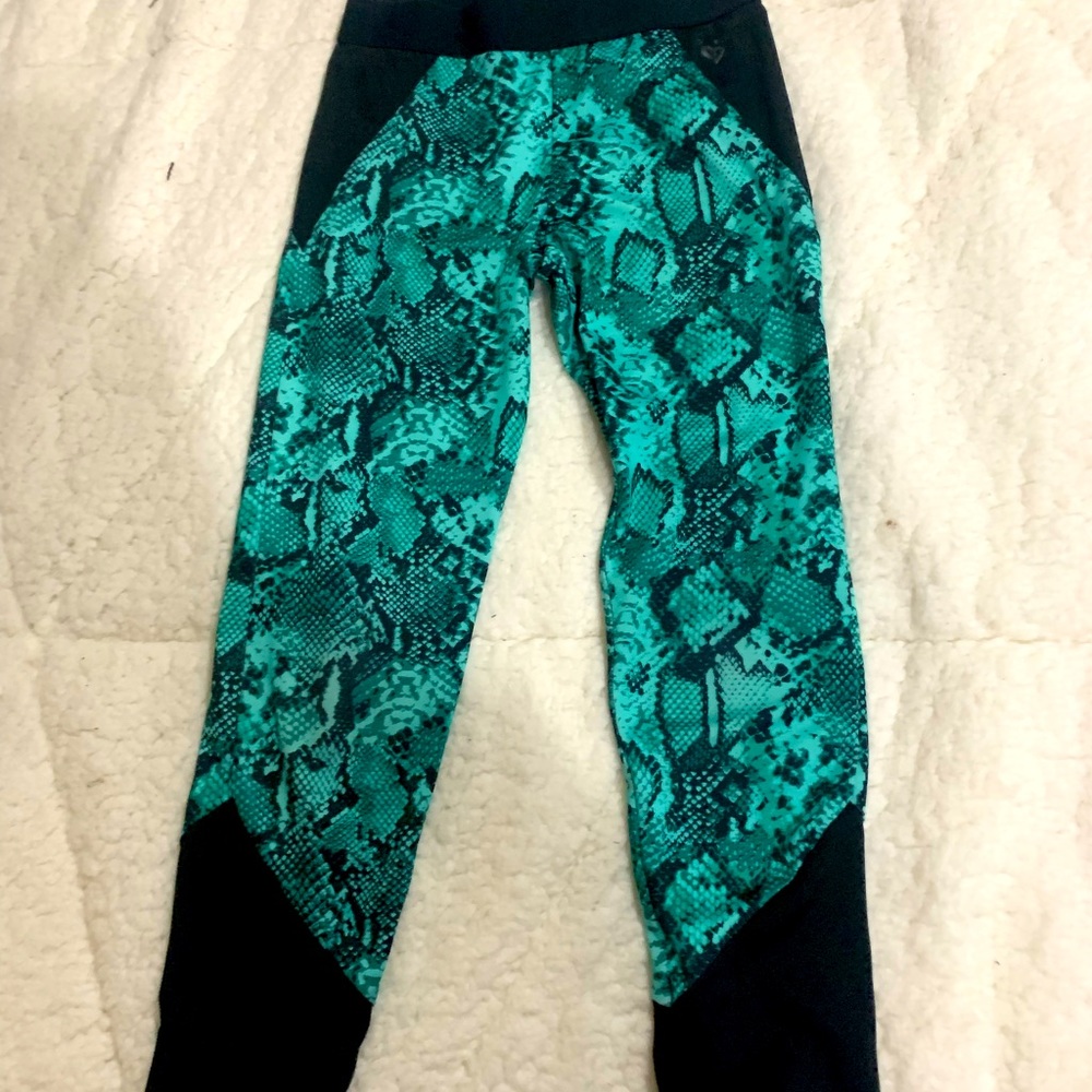 👖 Justice hip hop retired athletic leggings 👖